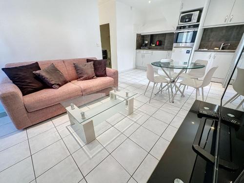 Apartment Central 1 bedroom Riouffe 206 2 mins from Palais by Interhome