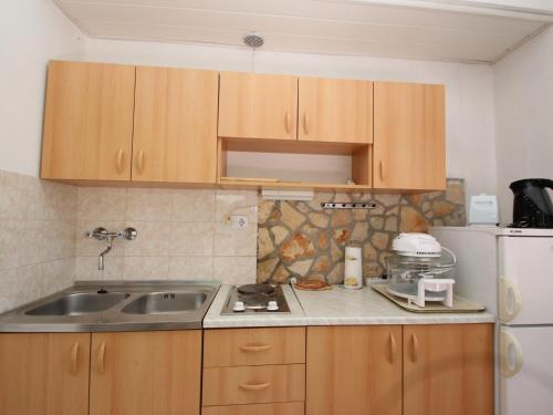 Apartment Apartment Sasa A3 - HR-11069-02 by Interhome