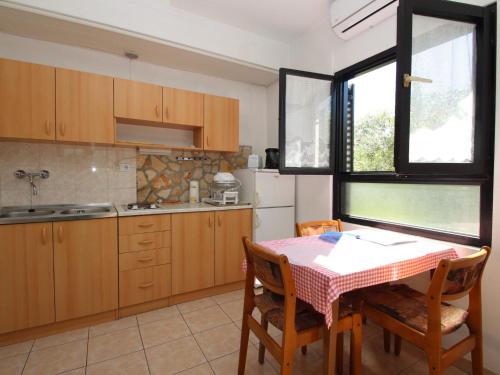 Apartment Apartment Sasa A3 - HR-11069-02 by Interhome
