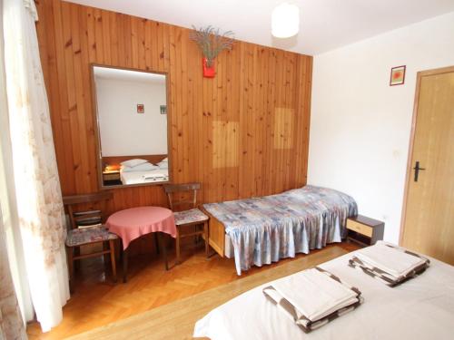 Apartment Vintage Apartment A2 Fragola - HR-11059-02 by Interhome