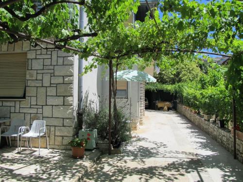 Apartment Vintage Apartment A2 Pergola - HR-11059-01 by Interhome