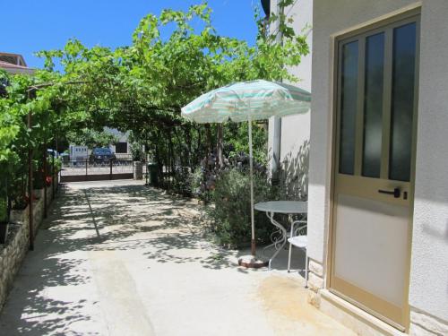 Apartment Vintage Apartment A2 Pergola - HR-11059-01 by Interhome