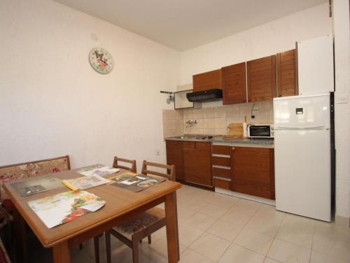 Apartment Apartment Sasa B4 - HR-11069-01 by Interhome