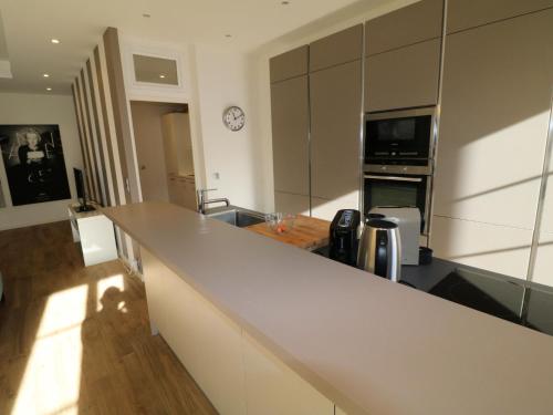 Apartment Luxury 3 bedroom Rue d'Antibes 410 by Interhome