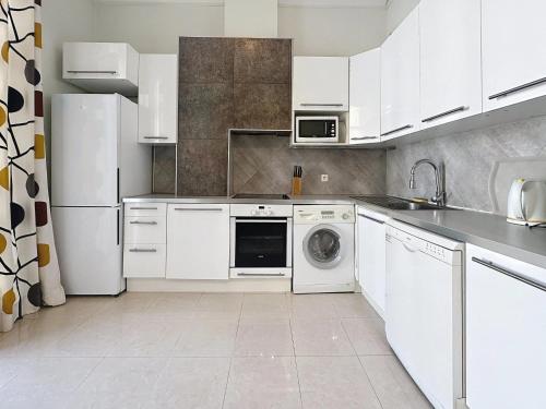 Apartment 2 bedroom Forville 8 mins to the Palais 328 by Interhome