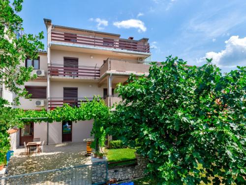 Apartment Ananas 1 - HR-05617-01 by Interhome