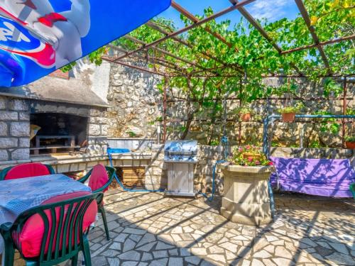 Apartment SOBE FRANO I LOVRO 2 - HR-10373-02 by Interhome