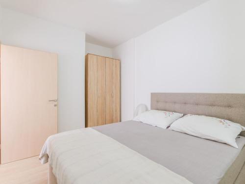 Apartment Leng 2 - HR-10352-02 by Interhome