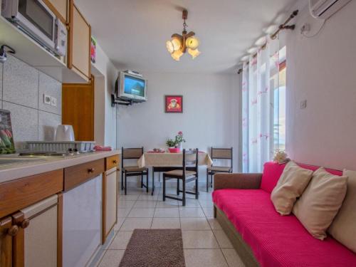 Apartment MILETIC mali 2-1 - HR-10011-01 by Interhome