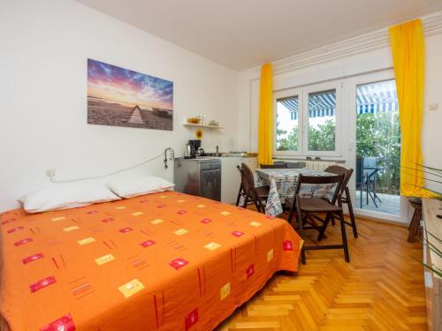 Apartment Azur 3 - HR-04335-03 by Interhome