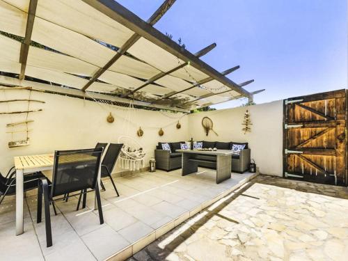 Apartment Island Molat 02 by Interhome