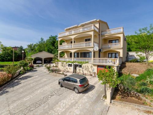Apartment Pavica 6 - HR-02417-06 by Interhome
