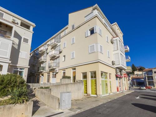 Apartment Vlatka - HR-10196-01 by Interhome