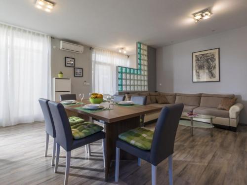 Apartment Vlatka - HR-10196-01 by Interhome