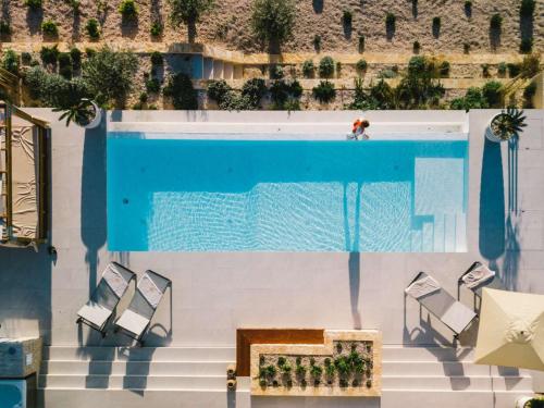 Villa 5 Luxury Seaview Villa Plant 5 with pool by Interhome