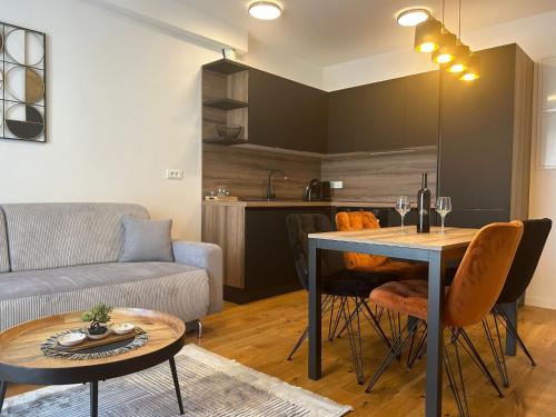 Apartment Apartment Gold Shine by Interhome