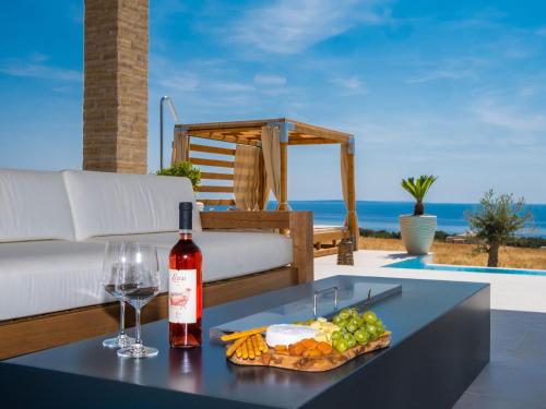 Villa 5 Luxury Seaview Villa Plant 1 with pool by Interhome