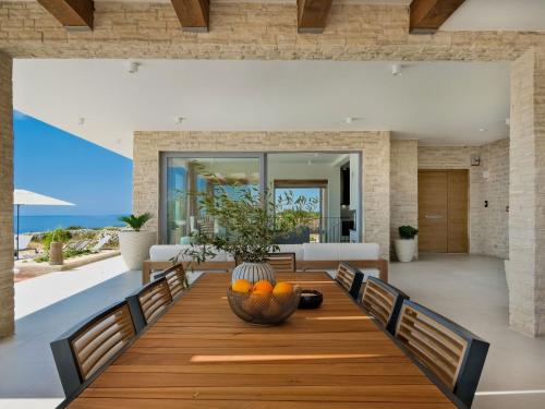 Villa 5 Luxury Seaview Villa Plant 1 with pool by Interhome