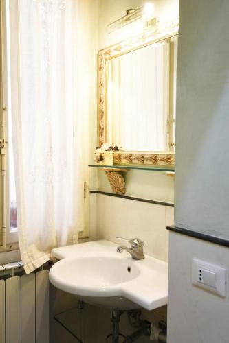 Apartment Suite Medici by Interhome