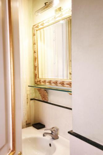 Apartment Suite Medici by Interhome