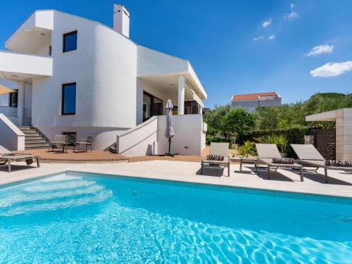 Villa Seaview Villa Tia with pool by Interhome