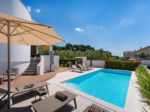 Villa Seaview Villa Tia with pool by Interhome