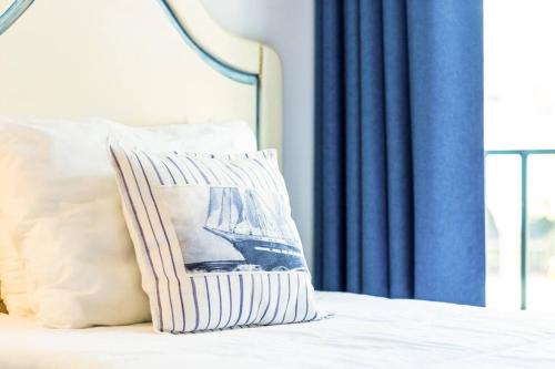 Jardins da Meia Praia | 3BR Villa | Pool