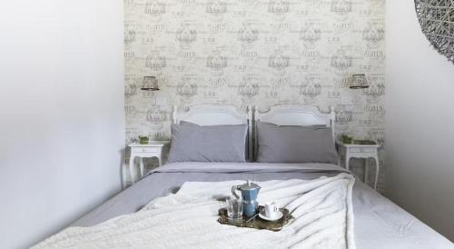 Parisian Chic Retreat - Heart of Paris 1 BR
