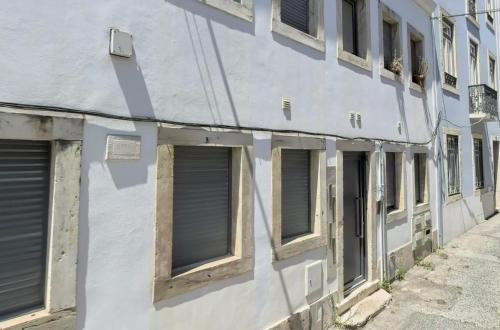 Minimalist Studio in Central Lisbon