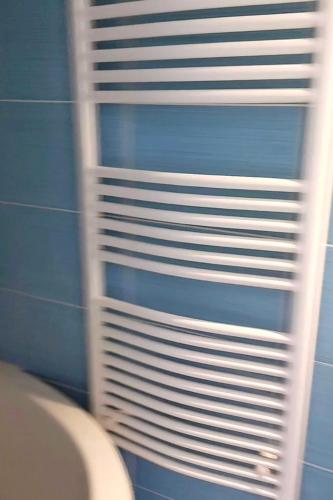Grand appartement t3 sur cour, centre historique