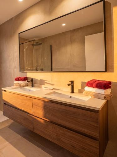 Rocha Golden Cliff Apartments