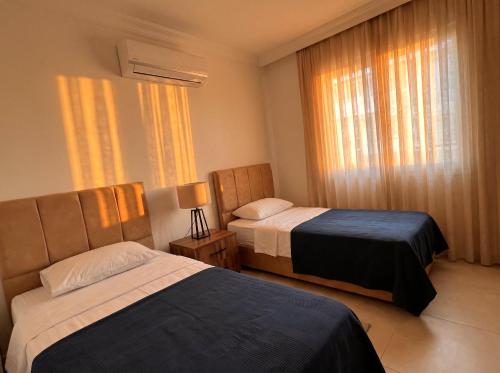 Rocha Golden Cliff Apartments