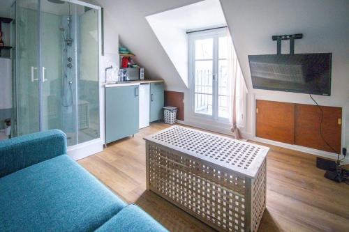 Studio FullEquiped 2person with balcony 17th