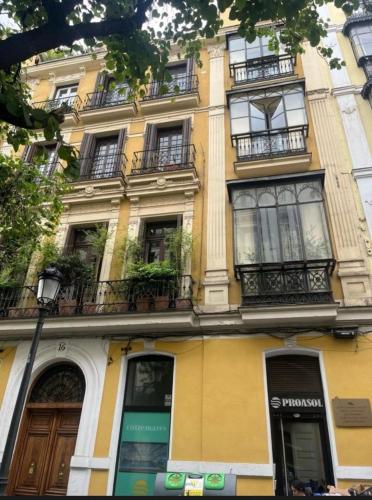 CASA DE HUÉSPEDES ALMIRANTE MADRID