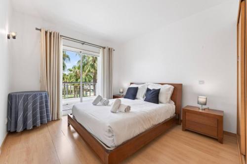 Marina Breeze | Lagos Marina | Beach & Old Town