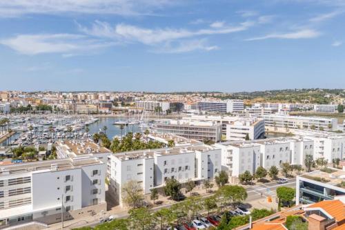 Marina Breeze | Lagos Marina | Beach & Old Town