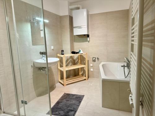 Apartment with Terrace & Free Parking