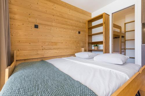 Residence Les Olympiades, Ski In-Out with WiFi in Val Thorens, "V19, V20, V21" by Versant Collection