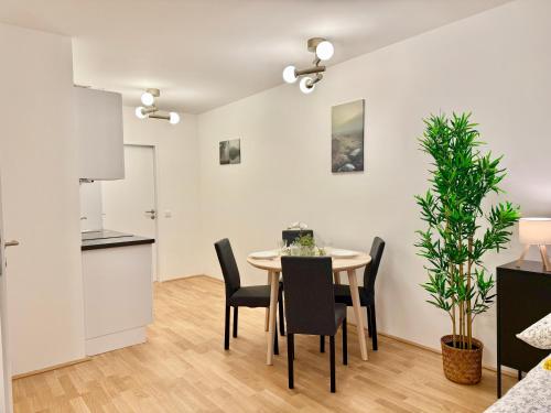Stylish Brand New Apartment with Free Parking