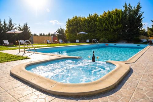 Villa John Dimeon Kato Achaia With Pool - Happy Rentals