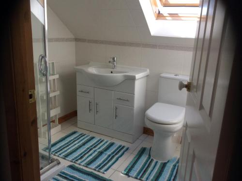 Bathroom sa Hebridean Sea View Cottage