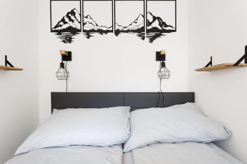 Modern Apartment near Central Station with Balcony & Free Parking