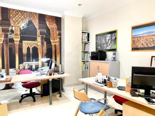 Central Granada Apartment for 4