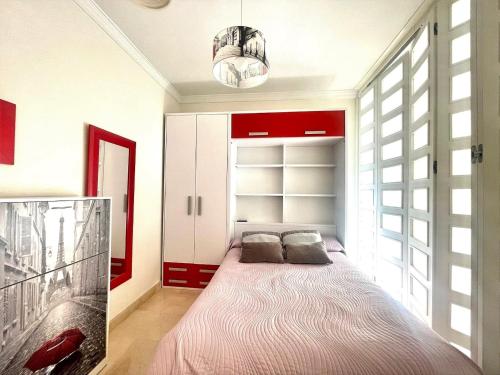 Central Granada Apartment for 4