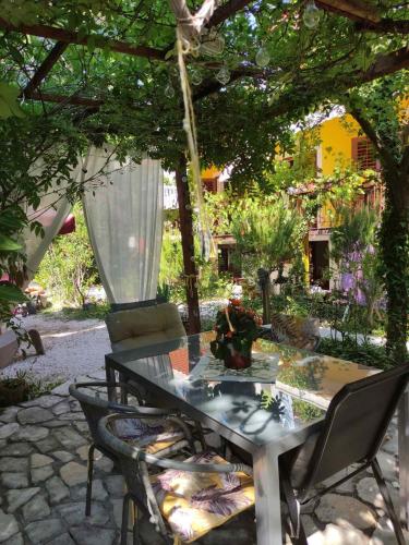 Apartments by the sea Banjol, Rab - 22777