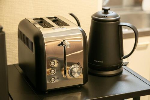 Osaka Station Modern Stay - Direct to Namba & Kyoto - Up to 6 Guests