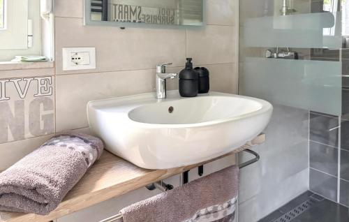 Cozy Apartment In Rijeka With Wifi