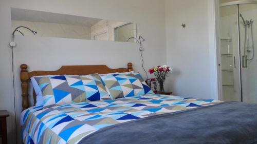 Postel nebo postele na pokoji v ubytování Oxford Queenette Backpackers