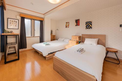 Home Story in Tokyo 西新井一棟貸しBBR15広々リビングルーム&東京屋語