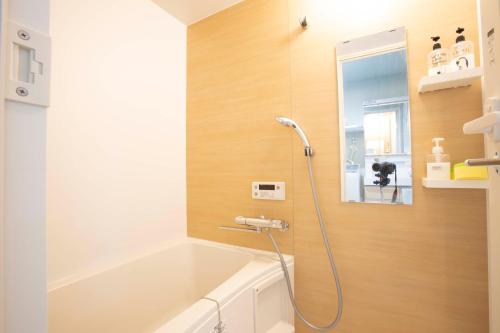 Koenji Wako 4F with Private Rooftop - 1 min to Koenji Station, 6 min by train to Shinjuku, Sleeps 5